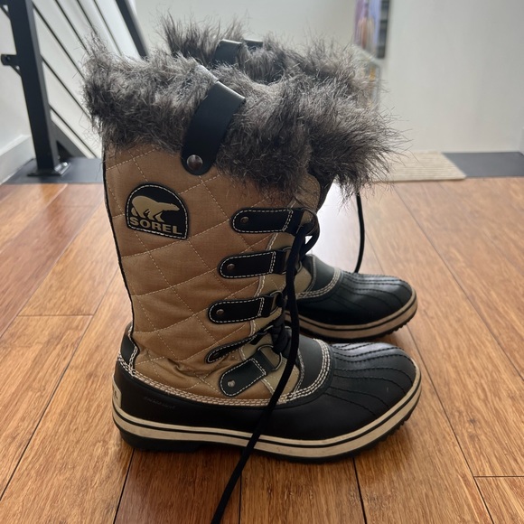 Women’s sorel boots - Picture 2 of 6